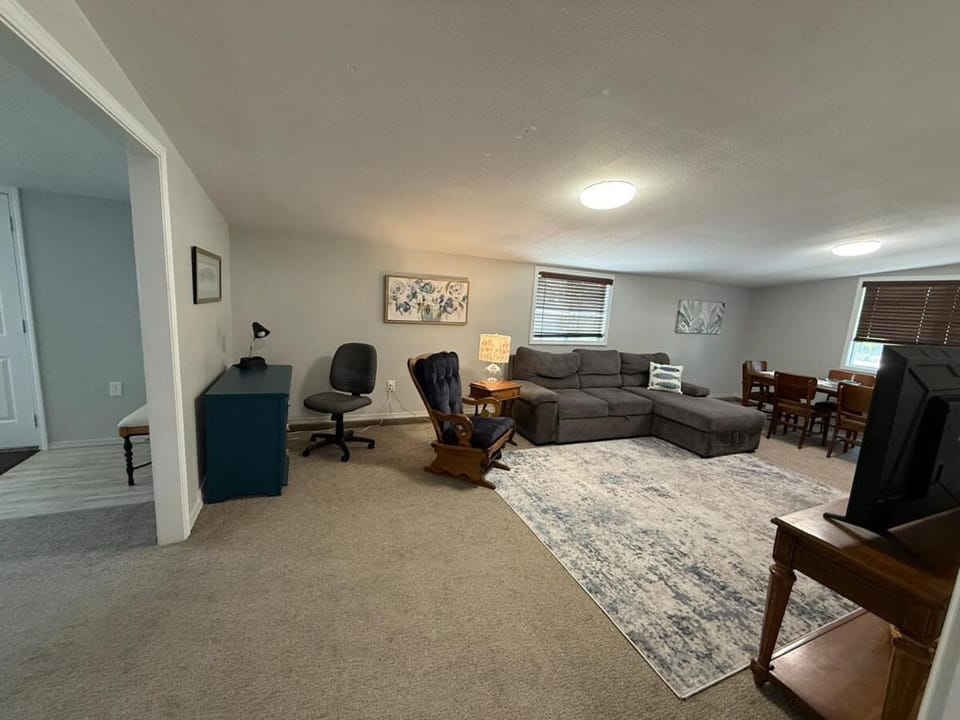 Happy Hazel Pet-Friendly, Fire Pit House in Boise