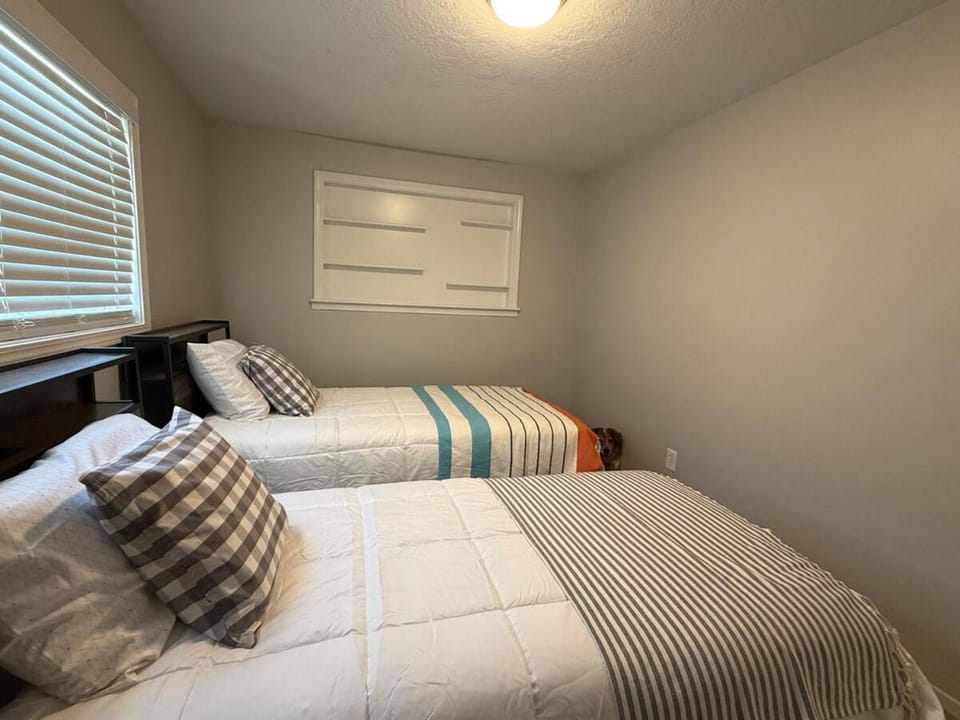 Happy Hazel Pet-Friendly, Fire Pit House in Boise