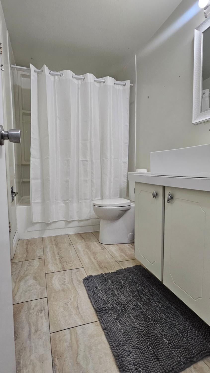 Beautifully furnished 3 bedroom house located close to all attractions Villa in Pickering