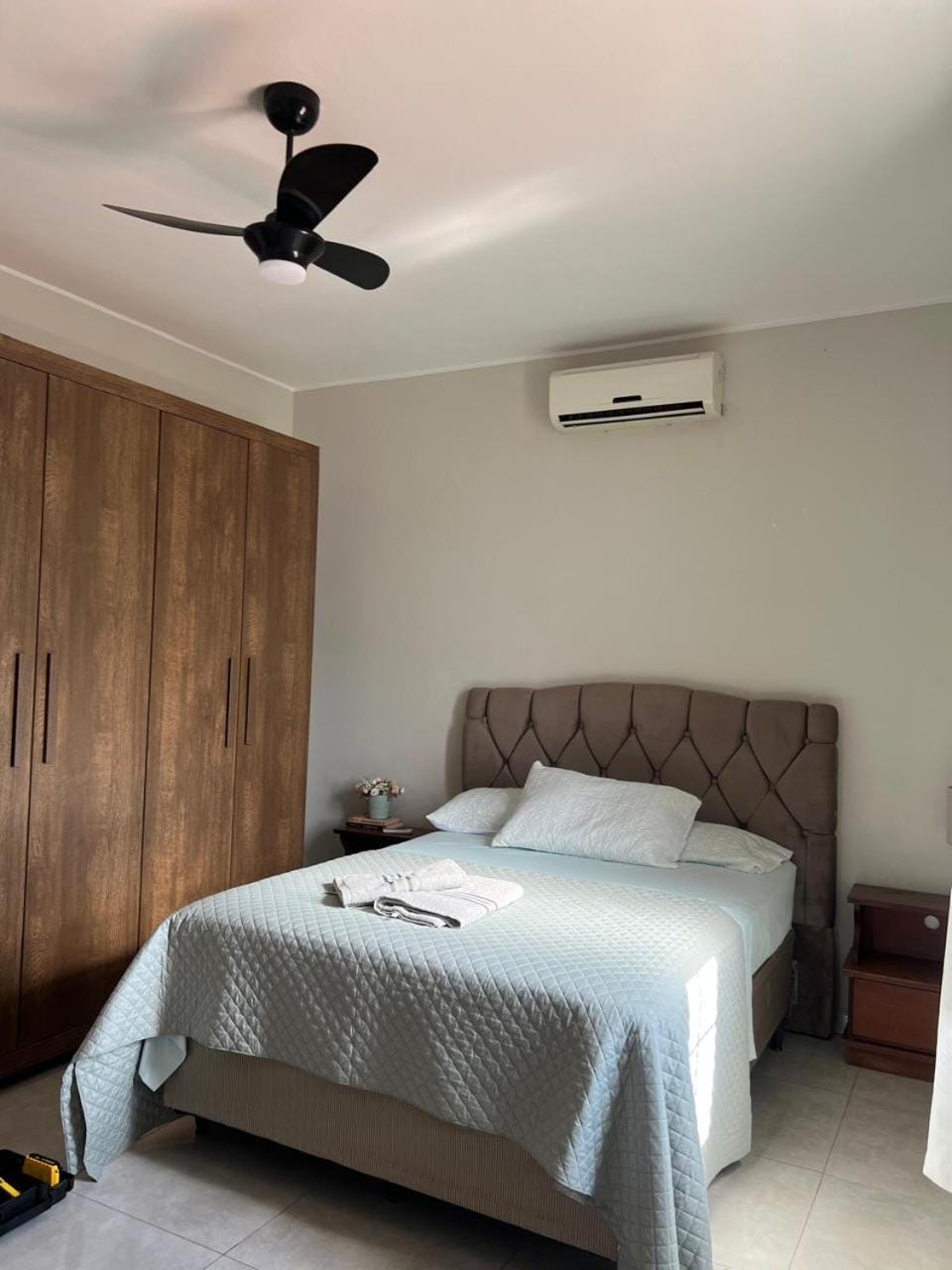 Bed, Bedroom, wardrobe, air conditioner