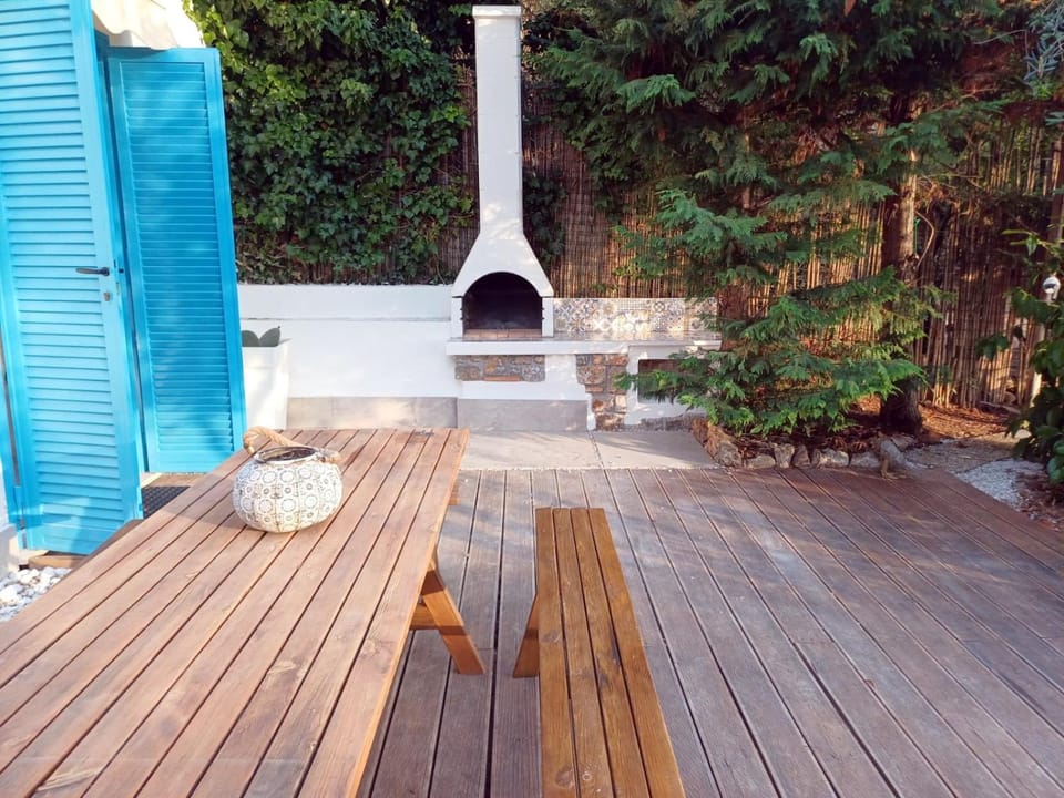 Patio, BBQ facilities