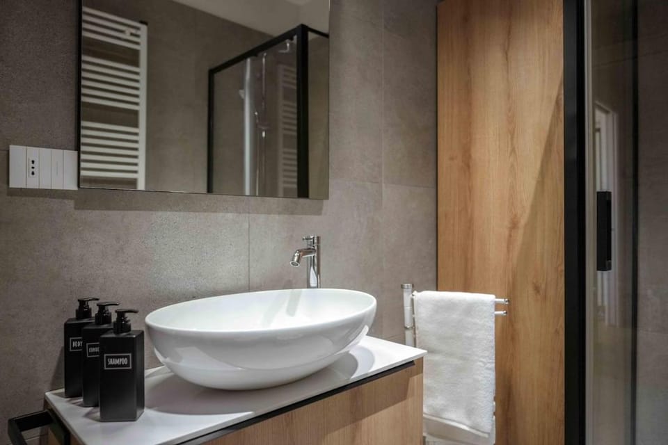 Shower, Bathroom, towels
