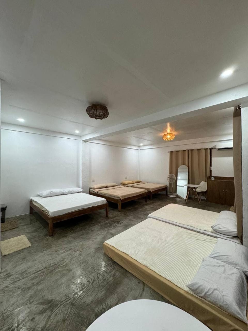 Dee Siargaonon Family Room House in General Luna