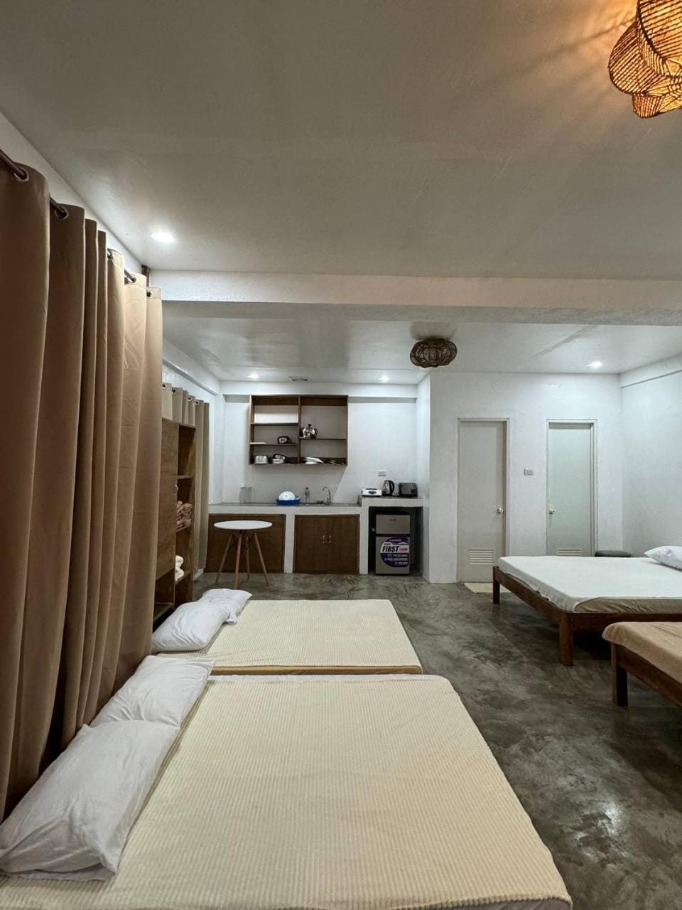 Dee Siargaonon Family Room House in General Luna