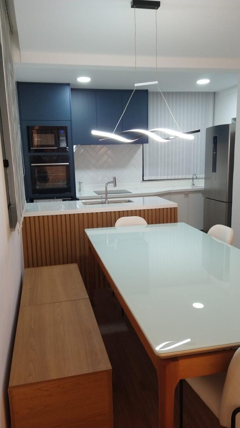 Kitchen or kitchenette, Dining area, minibar, stove