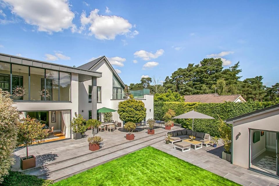 Avon House - modern family home House in Ringwood