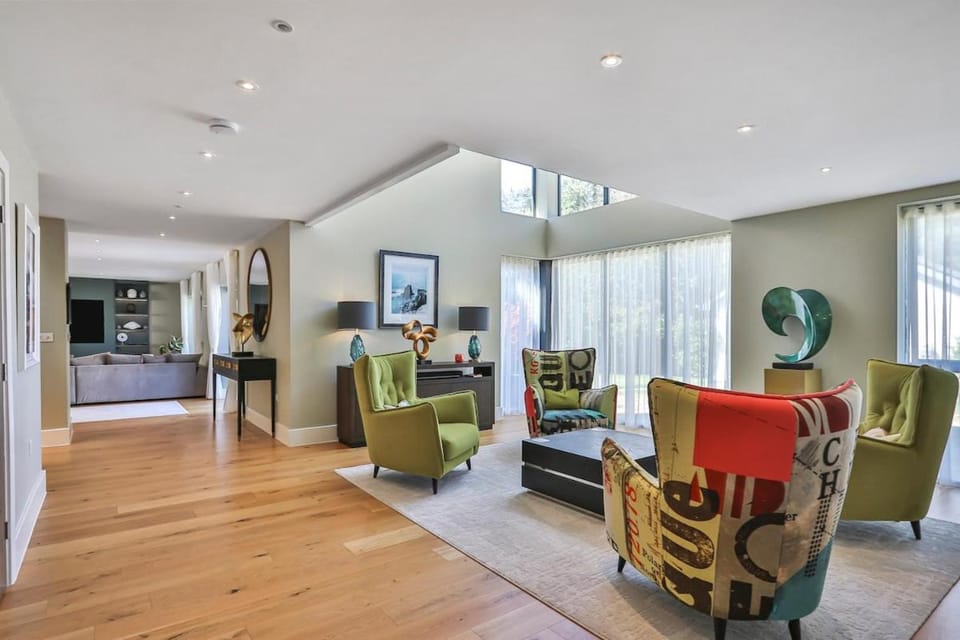 Avon House - modern family home House in Ringwood