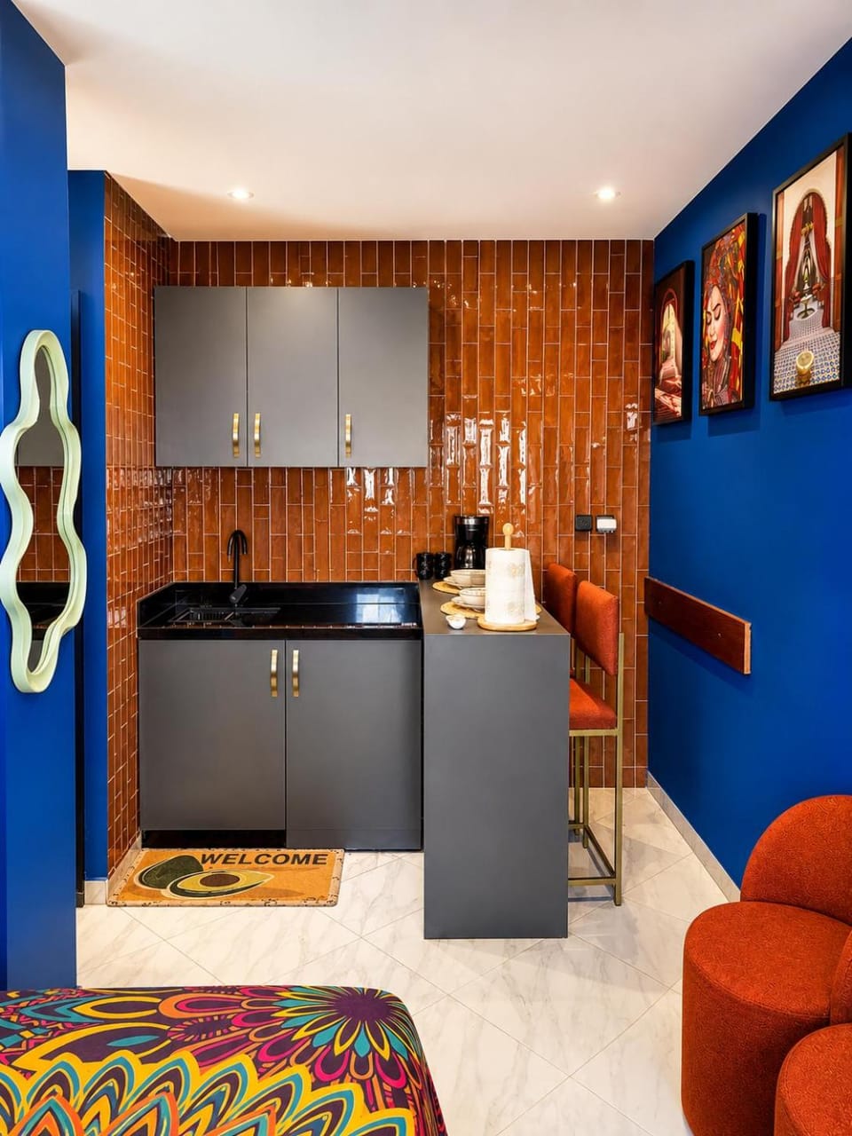 Kitchen or kitchenette, Living room, Seating area