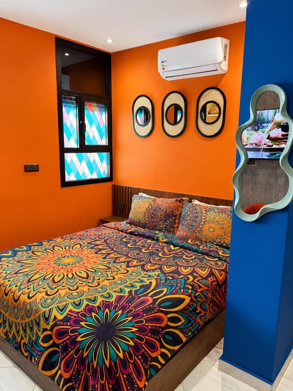 Bed, Photo of the whole room, Bedroom