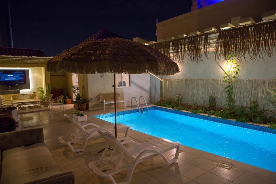 Swimming pool