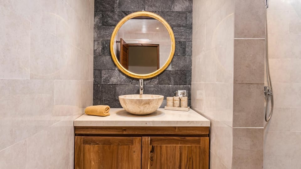 Bathroom, towels