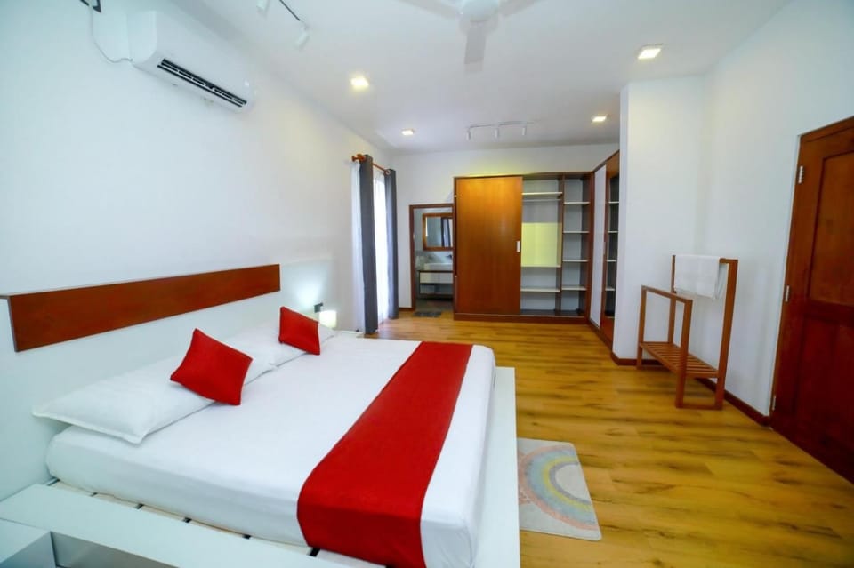 Photo of the whole room, Bedroom
