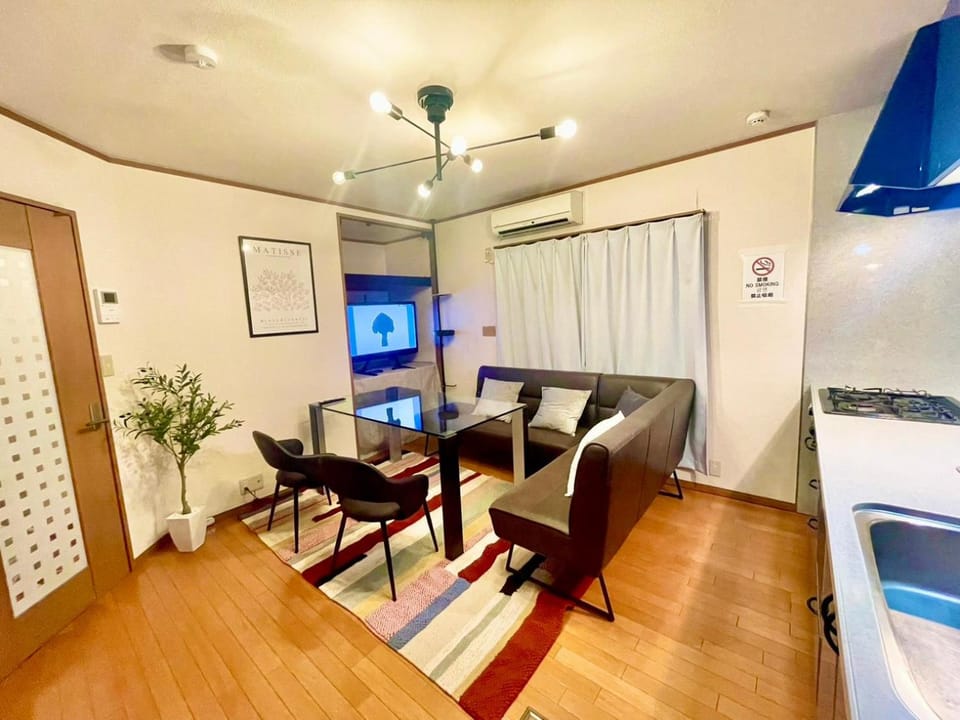 新宿4分 渋谷区の戸建てまるごと貸切 80平米 3寝室 最大8名 幡ヶ谷駅5分 Apartment in Shibuya