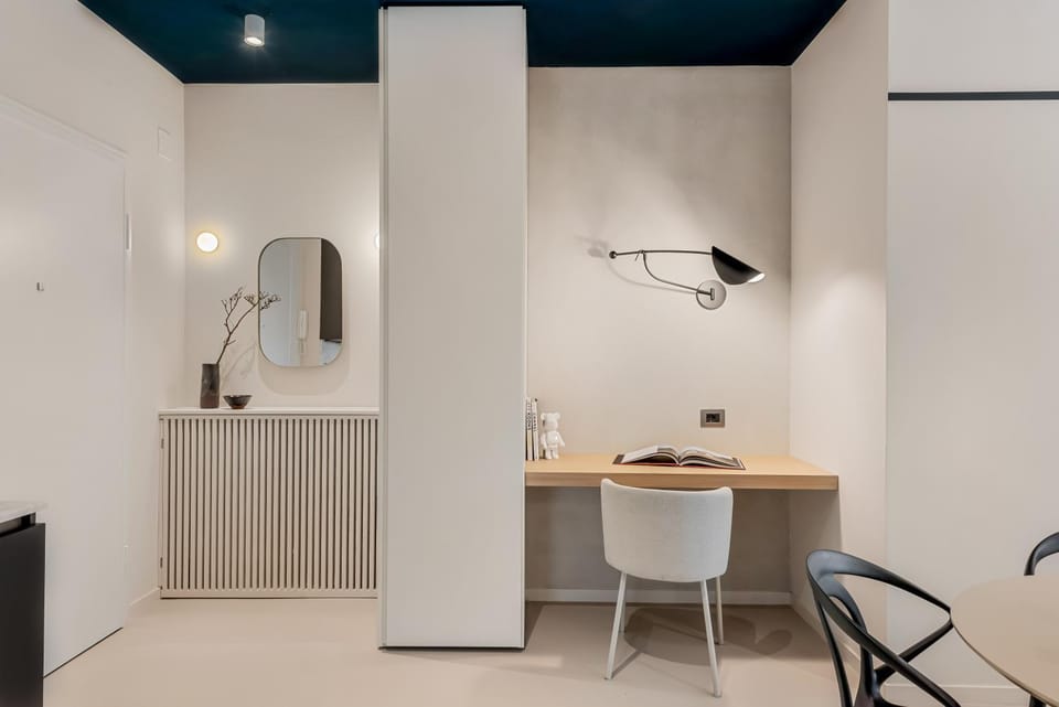 Dining area, internet, air conditioner