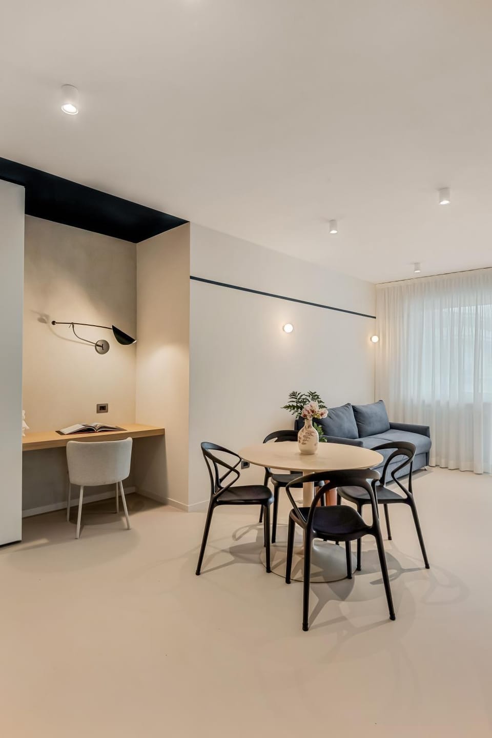 Neighbourhood, air conditioner