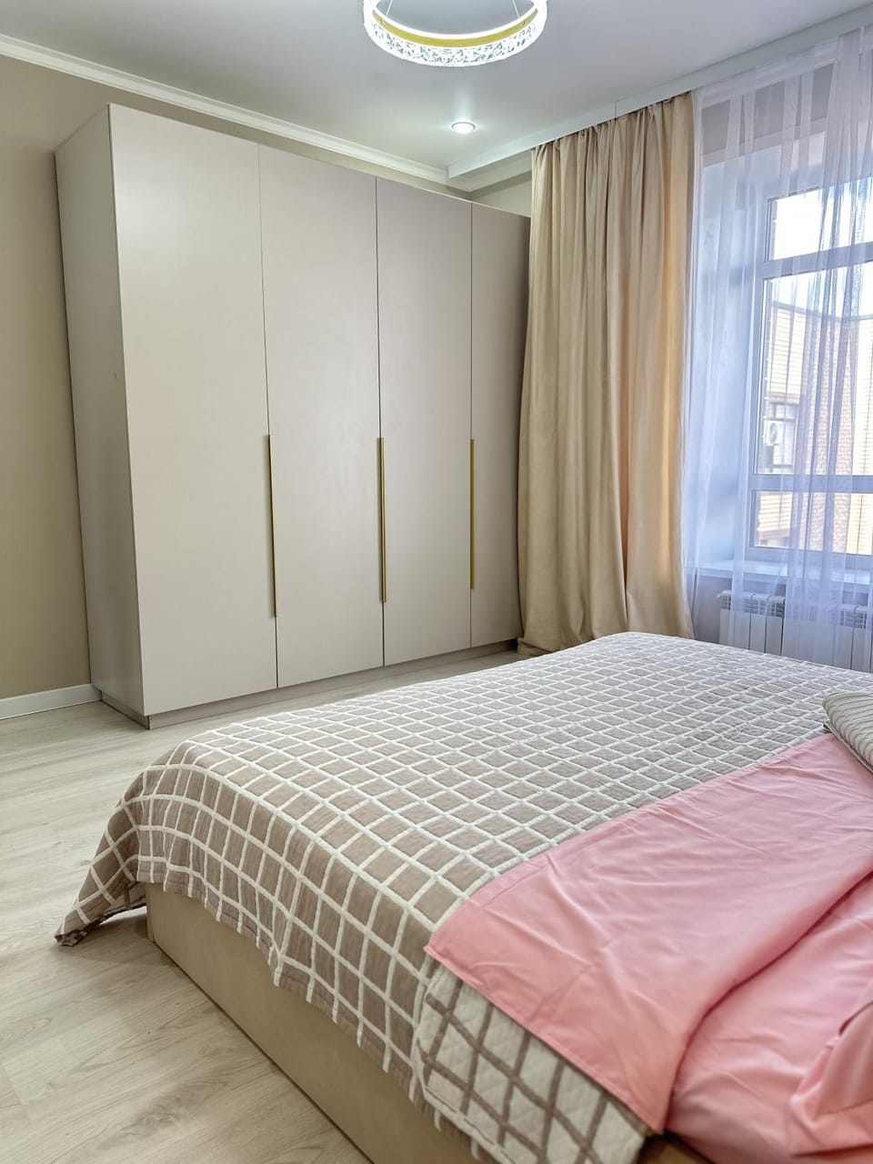ПОЛНОЦЕННАЯ ТРЕХКОМНАТНаЯ ЛЮКС Apartment in Kazakhstan