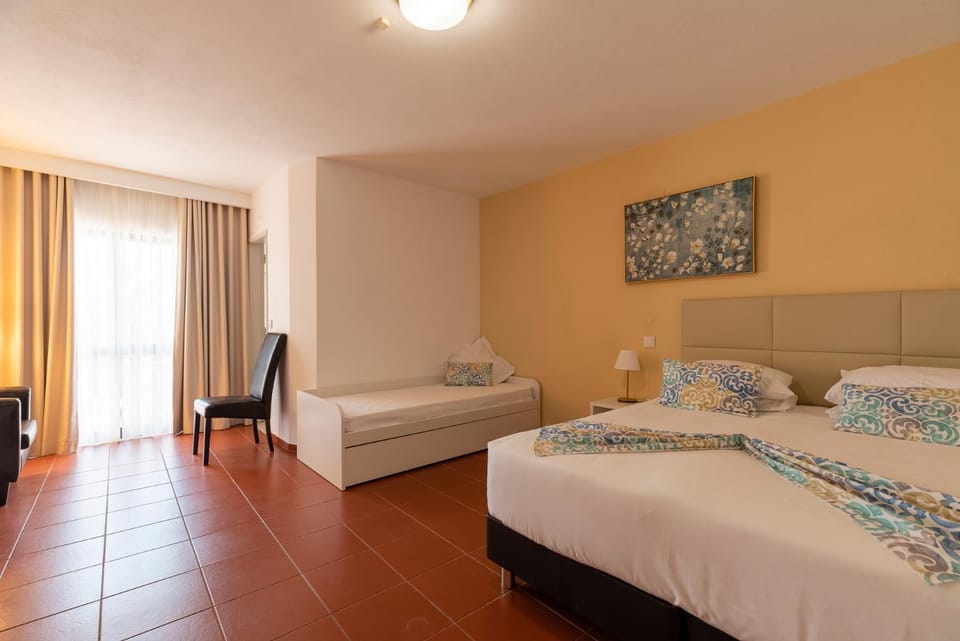 Bed, Bathroom, TV and multimedia, Balcony/Terrace, Bedroom, internet, wardrobe, air conditioner