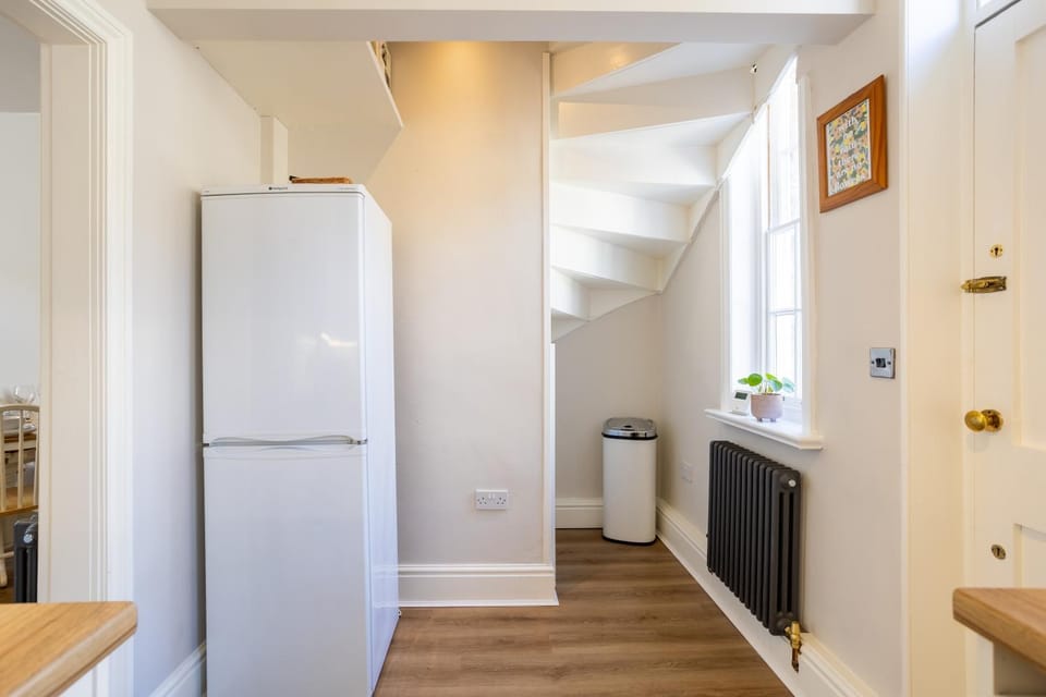 Kitchen or kitchenette, oven, pet friendly