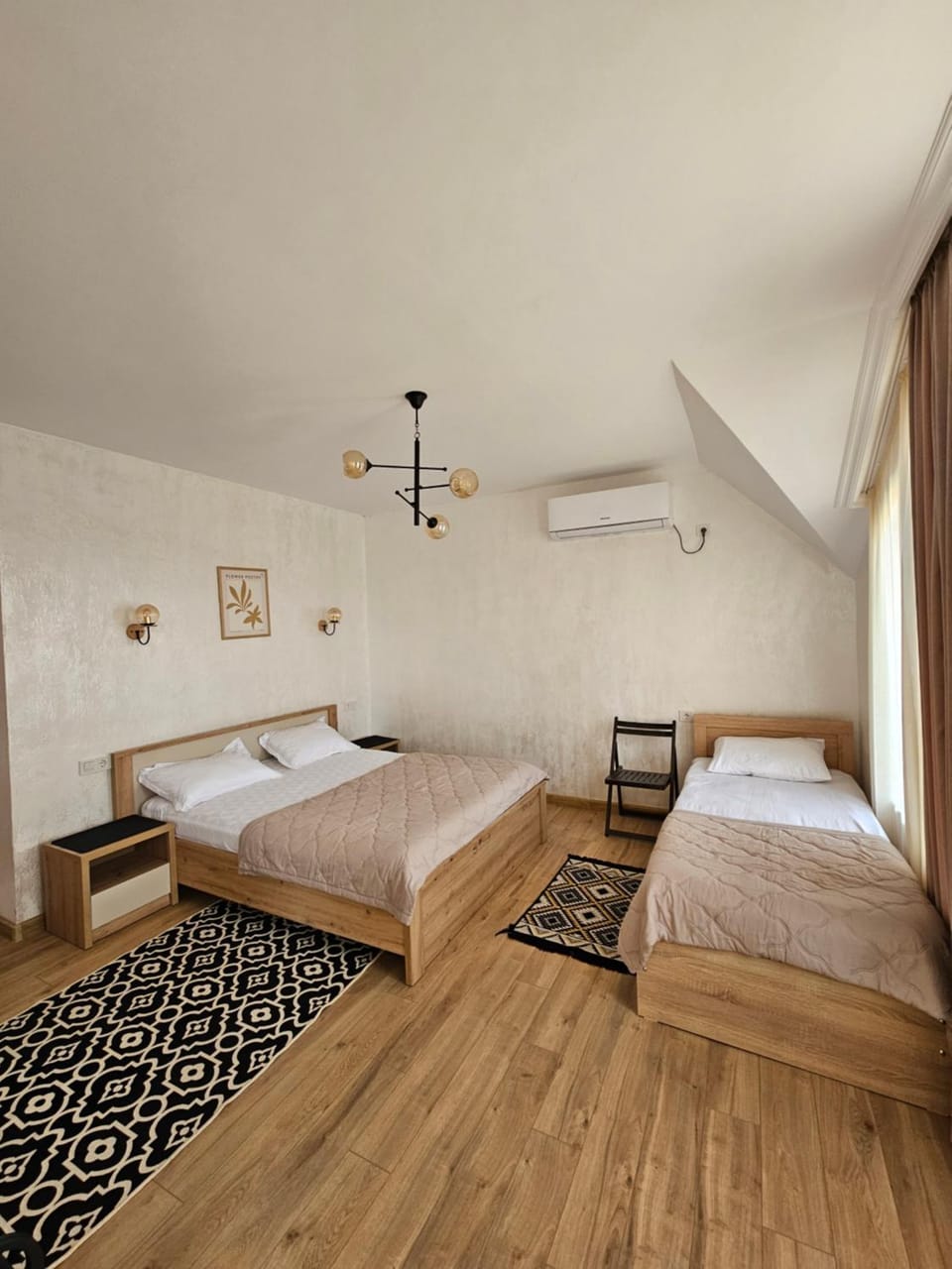 Bed, Photo of the whole room, Bedroom, air conditioner