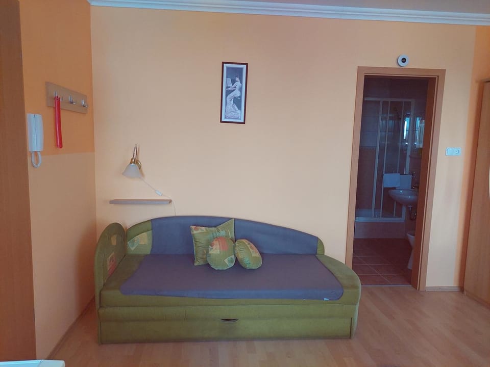 Azur & Smaragd Apartmanház Apartment in Hungary