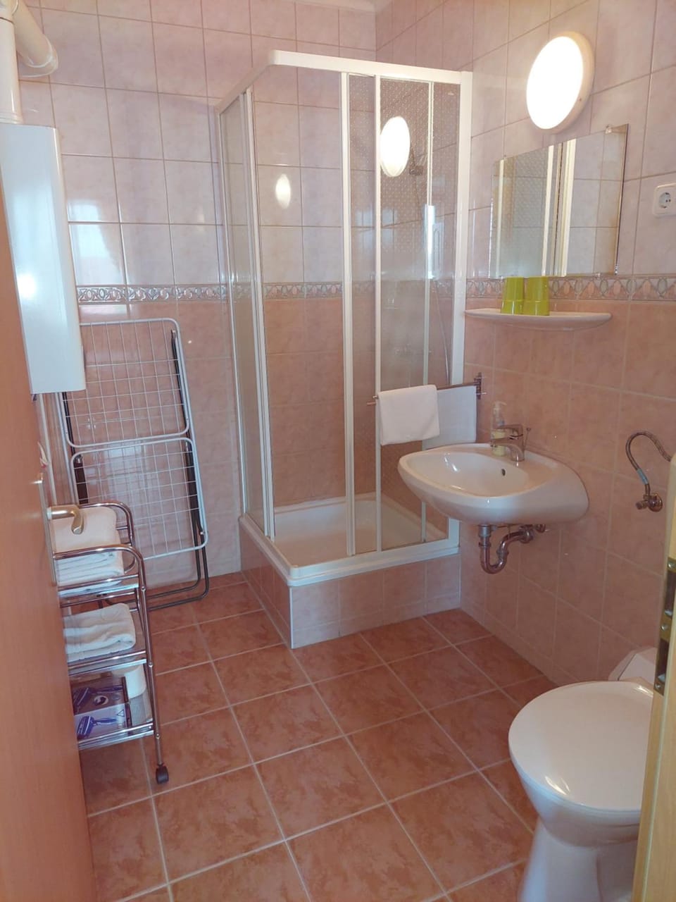 Azur & Smaragd Apartmanház Apartment in Hungary