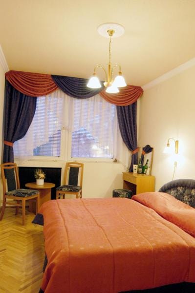 Azur & Smaragd Apartmanház Apartment in Hungary