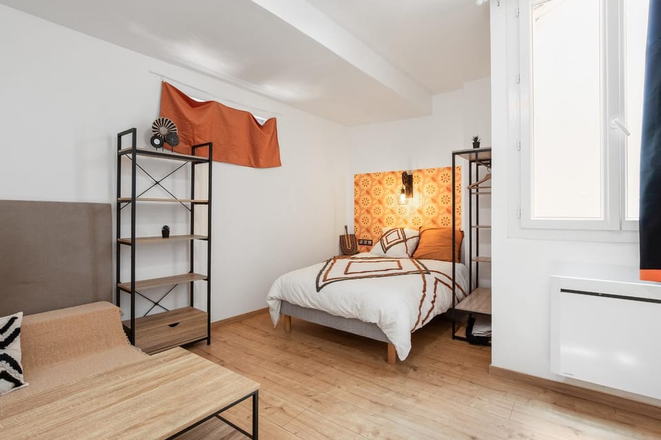 Photo of the whole room, Seating area, Bedroom, concierge, internet