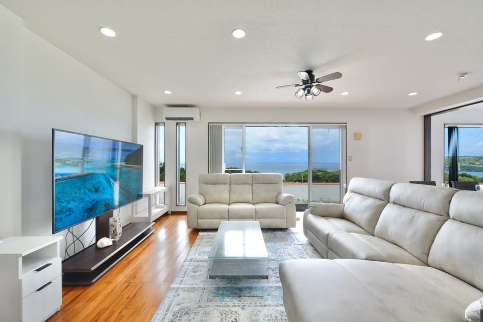 Natural landscape, TV and multimedia, Living room