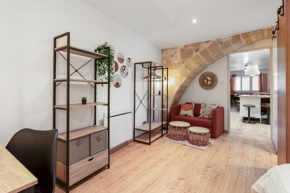 Bed, Living room, Photo of the whole room, Seating area, Bedroom, storage, wardrobe