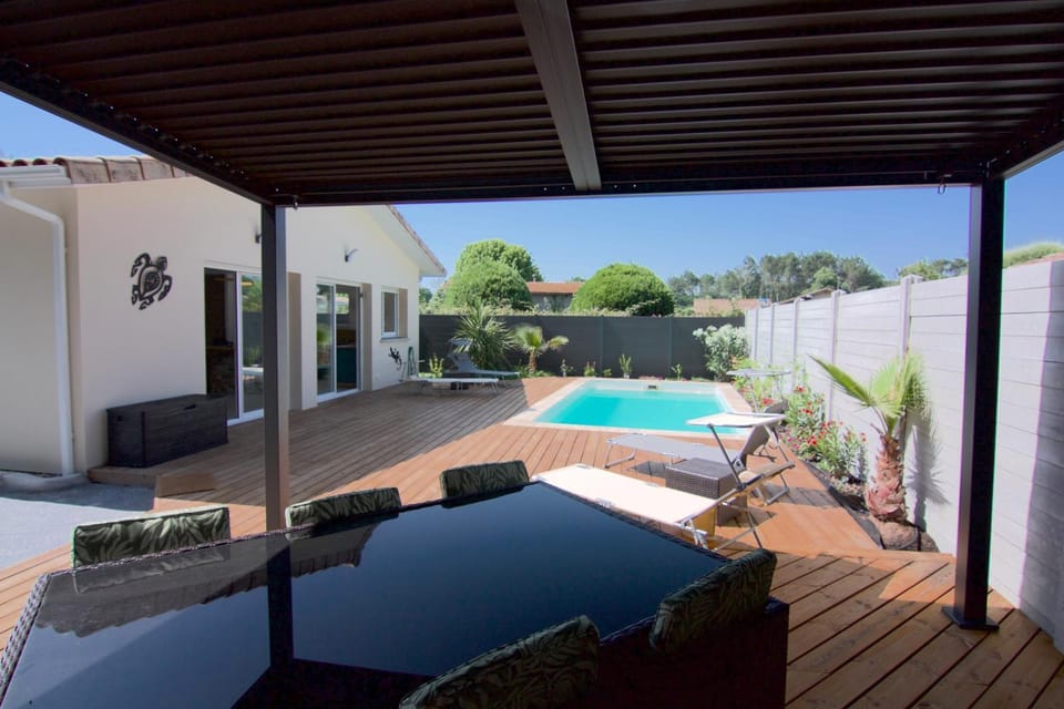 Patio, Pool view, Swimming pool
