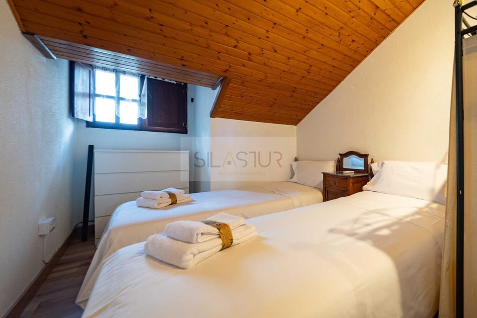 Llagar De Torretejera By Silastur House in Asturias