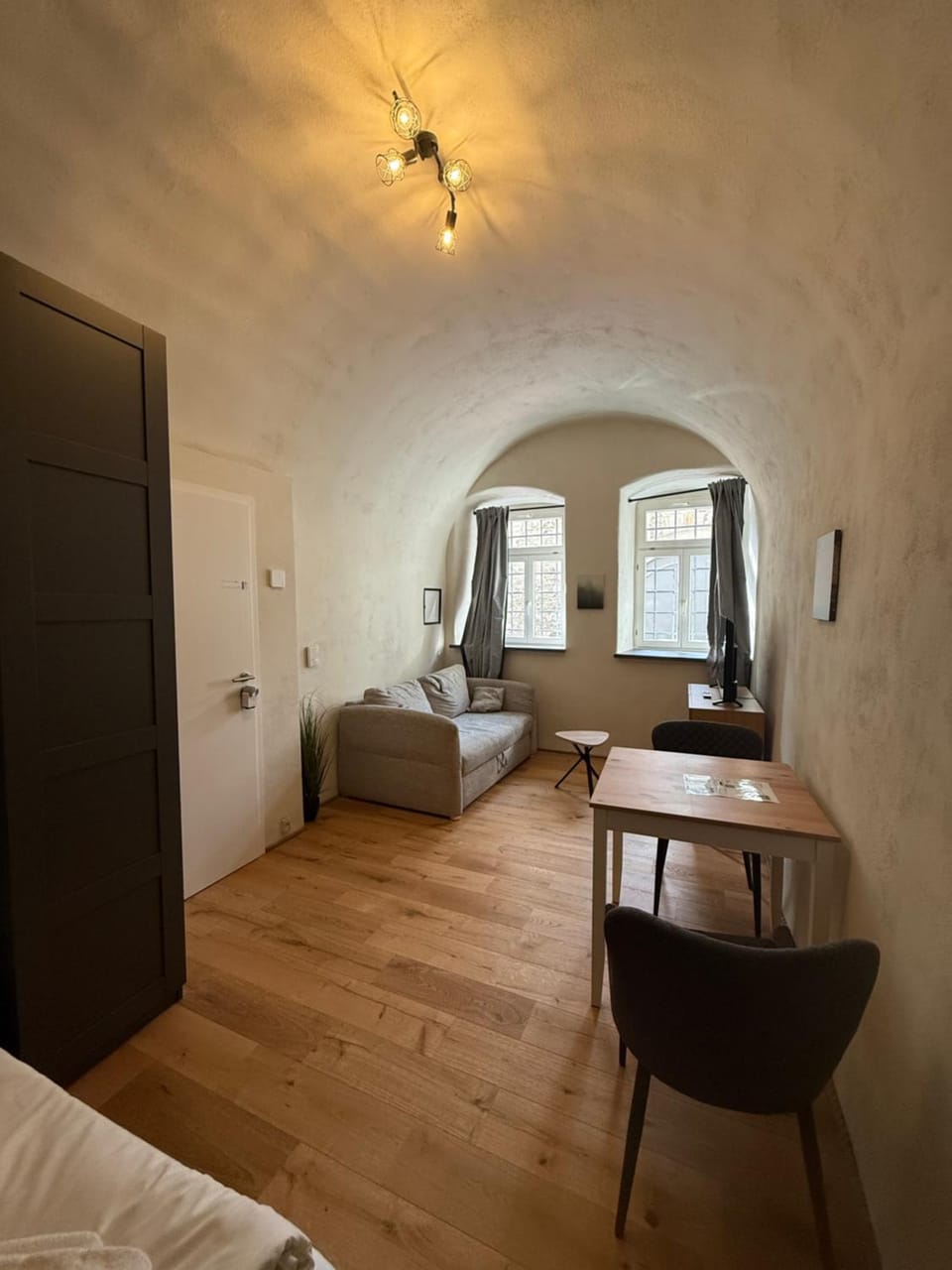 Living room, Photo of the whole room, Dining area