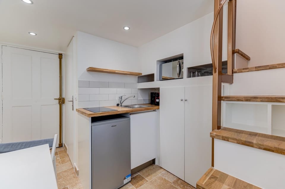 stove, wardrobe