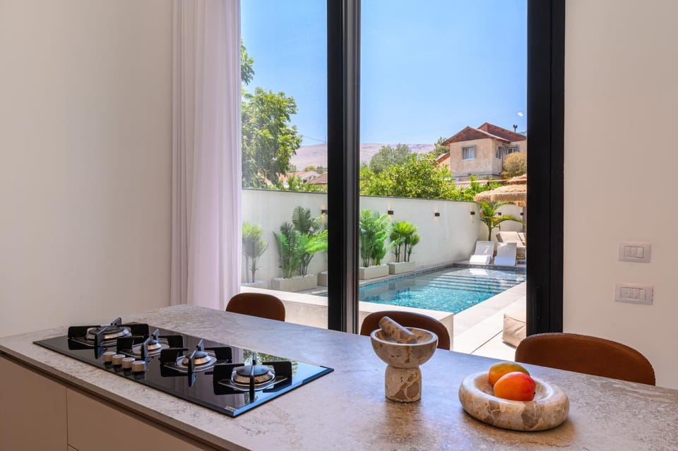Kitchen or kitchenette, Pool view