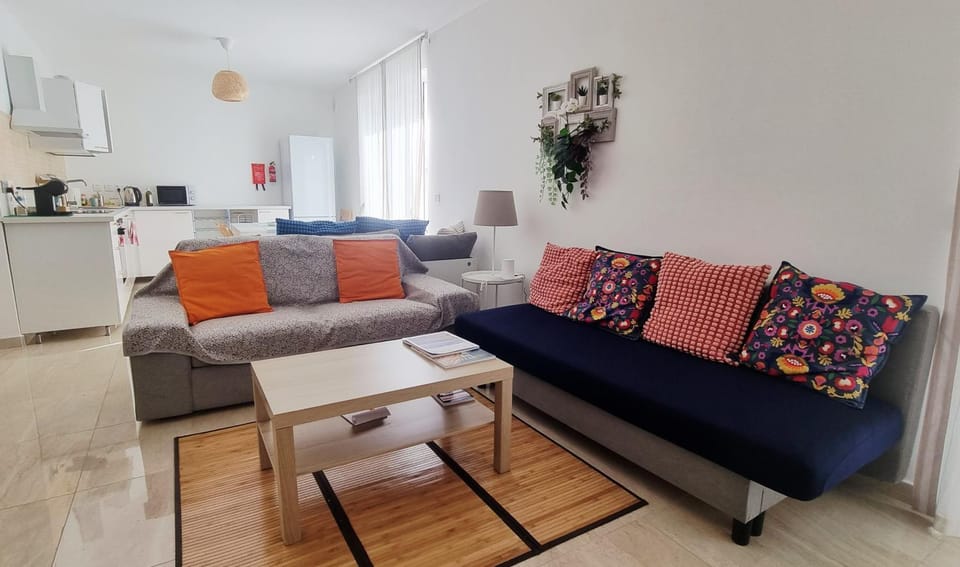 Kitchen or kitchenette, Living room, Seating area