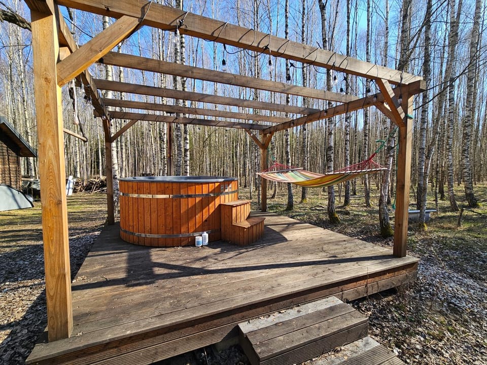 Garden, Hot Tub