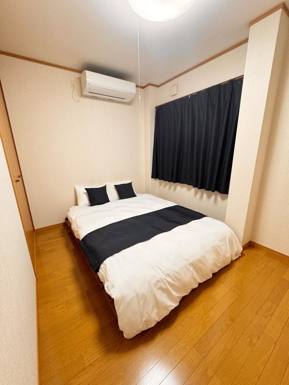Namba Walking Area, Shinsaibashi, Tsutenkaku Private Rental Wi-Fi & Parking Apartment in Osaka