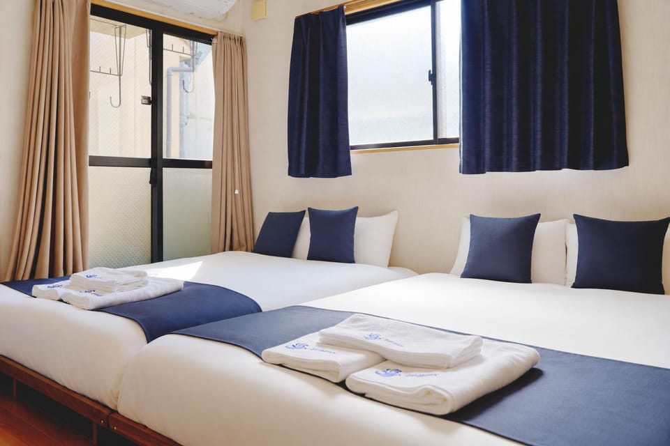 Namba Walking Area, Shinsaibashi, Tsutenkaku Private Rental Wi-Fi & Parking Apartment in Osaka