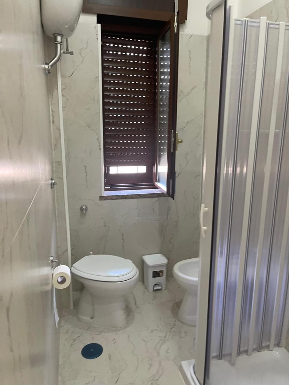 Toilet, bidet
