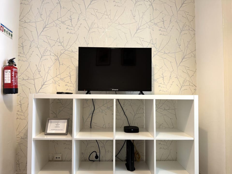Communal lounge/ TV room, TV and multimedia