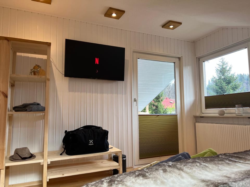 TV and multimedia, Photo of the whole room
