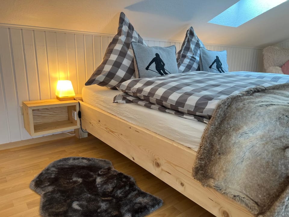 Bed, Photo of the whole room