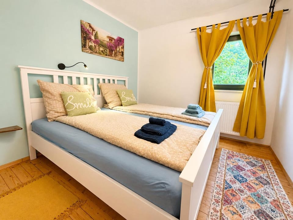 Bedroom, River view