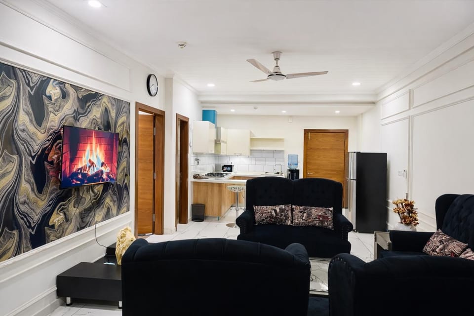 TV and multimedia, Kitchen or kitchenette, Living room, Seating area, Dining area, fireplace, minibar, pet friendly, stove