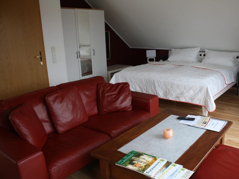 Living room, Photo of the whole room, Bedroom