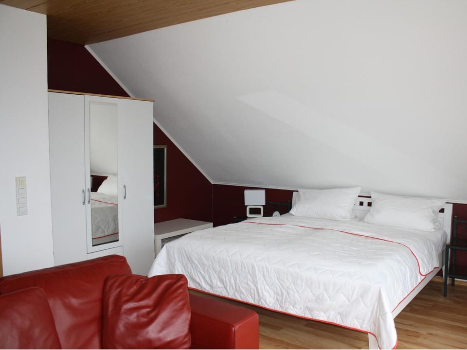 Bed, Living room