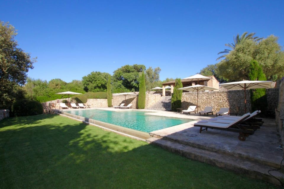 Elegant Estate in Porreres: 9 Bedroom Villa, 1448 Villa in Pla de Mallorca