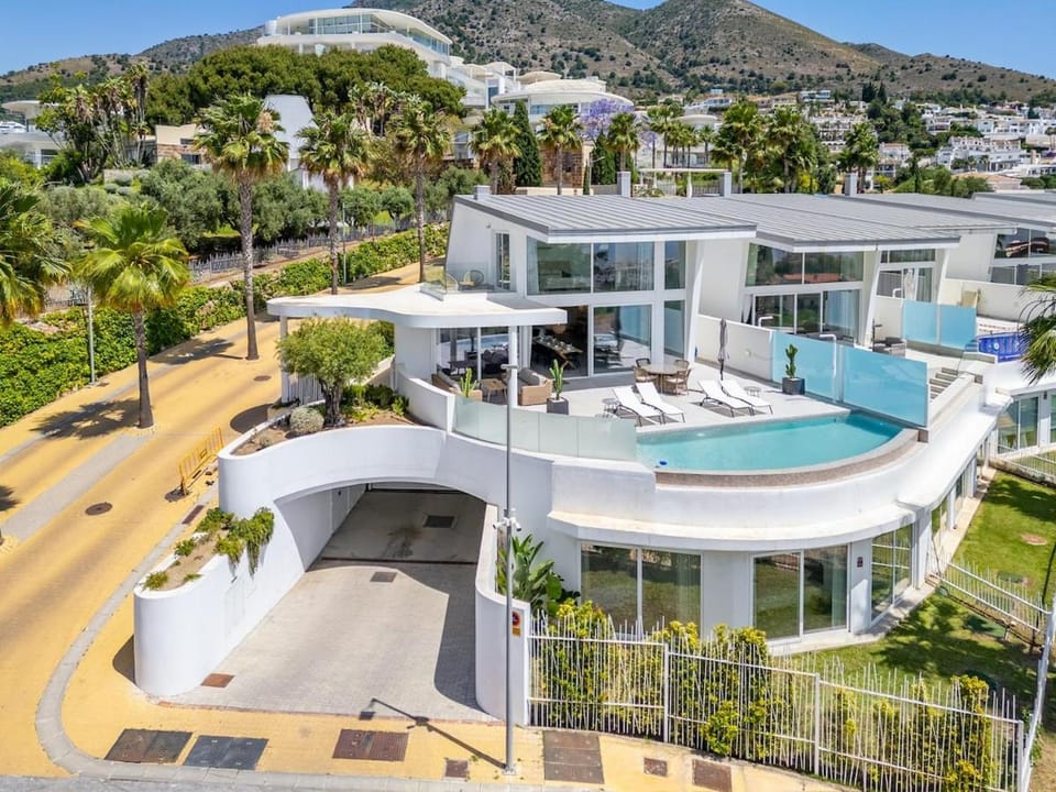 Higueron Hill Villa private pool House in Costa del Sol
