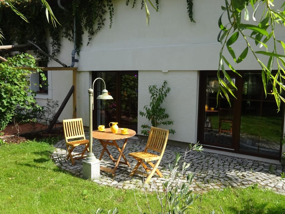 Garden, Seating area, Garden view