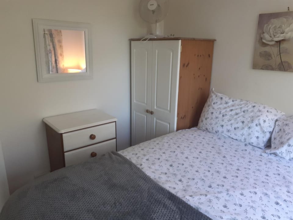 Bed, Bedroom, wardrobe